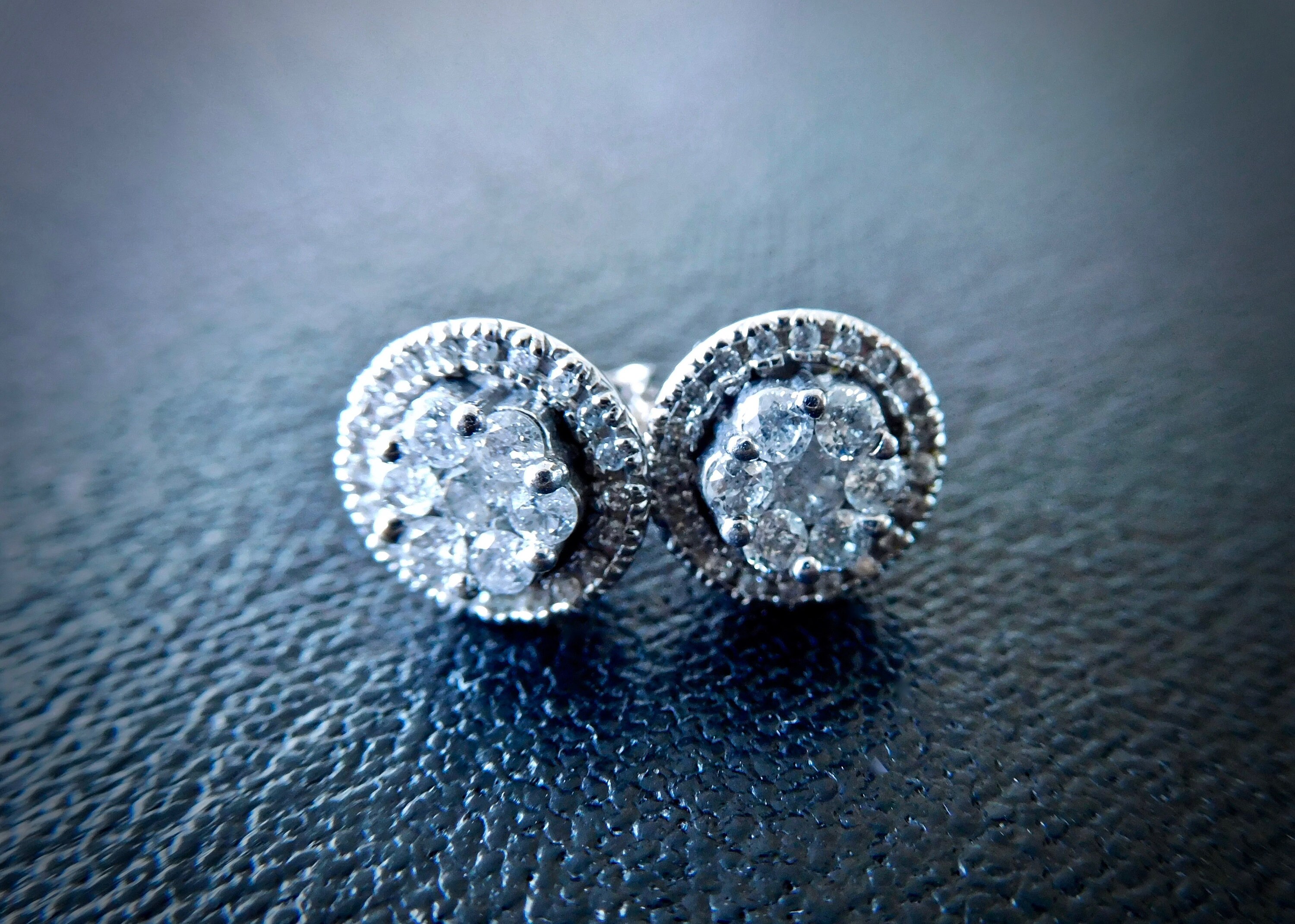 Vintage style white gold & diamond cluster earrings, large diamond