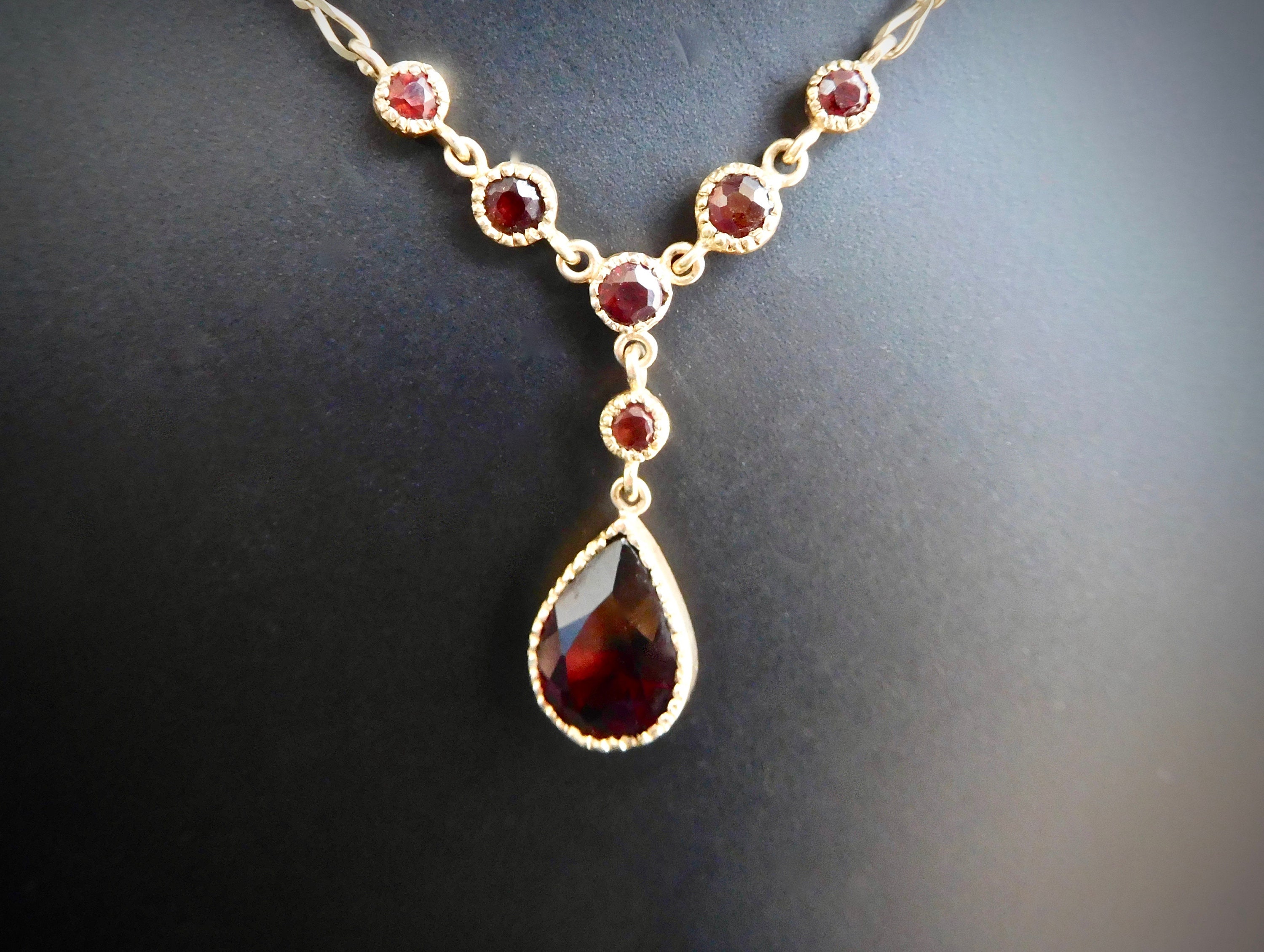 Vintage yellow gold and necklace, vintage pendant, pear