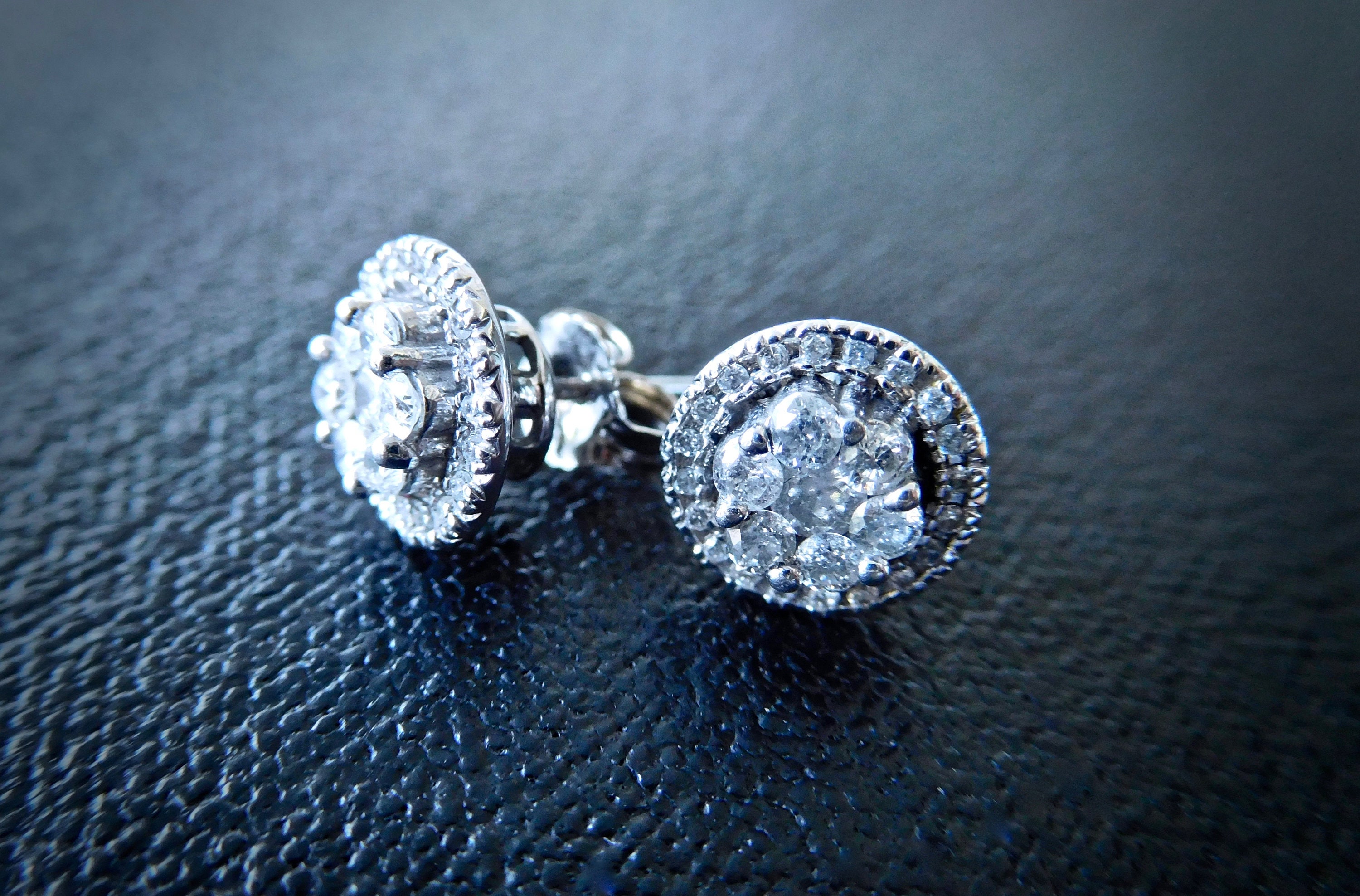 Vintage style white gold & diamond cluster earrings, large diamond