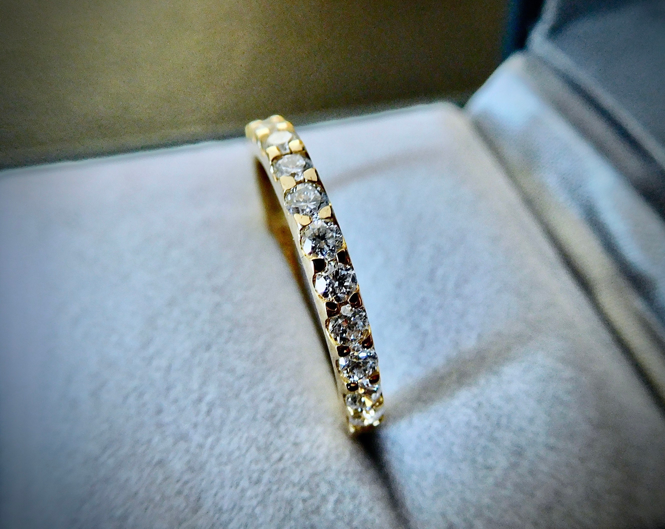 18ct yellow gold & brilliant cut diamond eternity ring, yellow gold