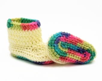 Rainbow crochet booties. Rainbow baby booties. Crochet baby shoes. gender neutral. Baby shower gift. knit booties. Rainbow baby shoes boots