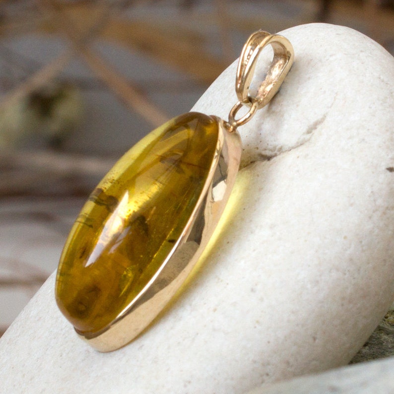Beautiful Gold And Amber Pendant With Insect