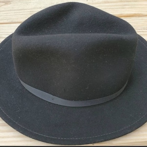 Vintage 1950s Mybro camel wool felt fedora hat with brown Vintage 1950s Mybro camel wool felt fedora hat with brown