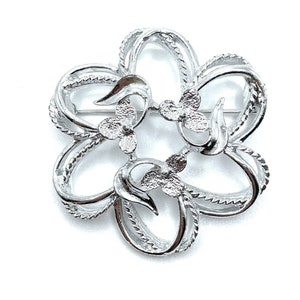 Vintage 1974 Sarah Coventry Silver Fleurette Brooch