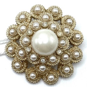 1973 Sarah Coventry ‘Moonlight’ Gold Domed 3D Pearl Cabochon Crystal Brooch