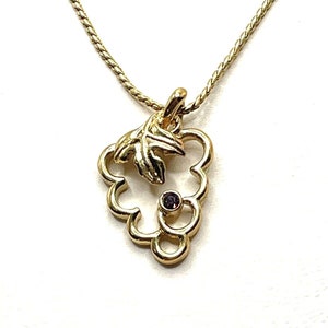 Avon Gold Grapes Amethyst Crystal Zodiac February Openwork Fruit Charm Necklace