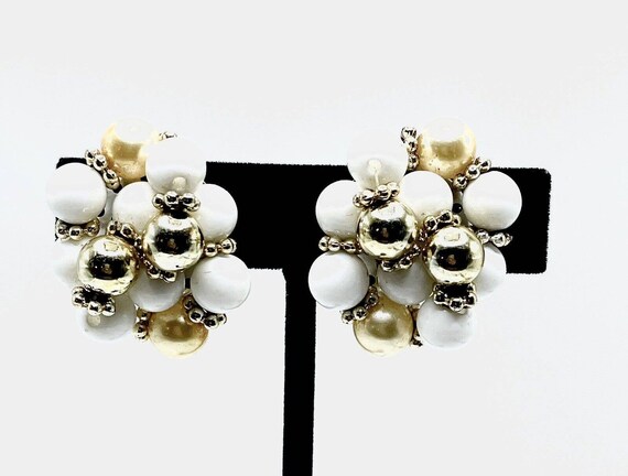 Chic boucles d'oreilles clips couleur or poli perle blanche bijou