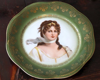 Queen Louise Of Prussia, Antique Bavaria Porcelain Plate, Zeh Scherzer And Company, Victorian Decorative Cabinet Plate Green And Gold Gilt