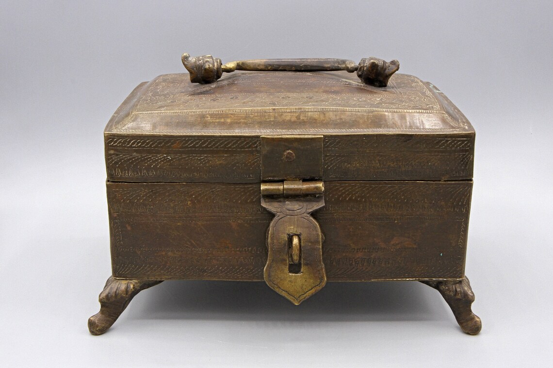Vintage Etched Brass Supari Betel Nuts Box, Engraved Jali Indian Box With Hinged Lid And Handle, Kitchenware Spice Coffer Footed Container