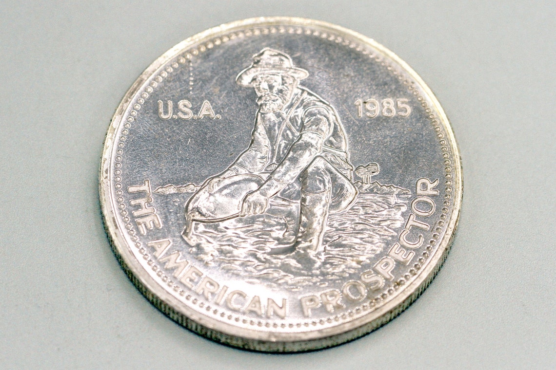 1 oz Sterling Silver Engelhard, The American Prospector, Vintage 80s Round Bullion Coin, One Troy Ounce 999 Fine Silver, The Gold Rush Fever