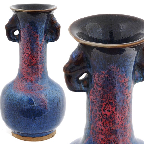 Chinesische Song-Dynastie STYLE Vase mit einem langen Hals mit glasierten geflammten blau und rosa Finish, akzentuiert durch ein Paar Drachenohr Griffe