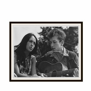 Vintage Historic Reproduction Photo &quot;Joan Baez and Bob Dylan at the March on Washington 1963&quot;    Unframed Photo