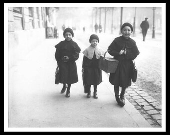 Vintage Reproducción Histórica Foto Niños Franceses Sin Marco