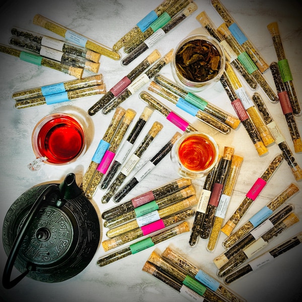 Amostras de chá a granel em tubos de ensaio com tampa de cortiça. Variedade de sabores e tipos de chá. Lembrancinhas para festas, chá de bebê, casamento e outras ocasiões.