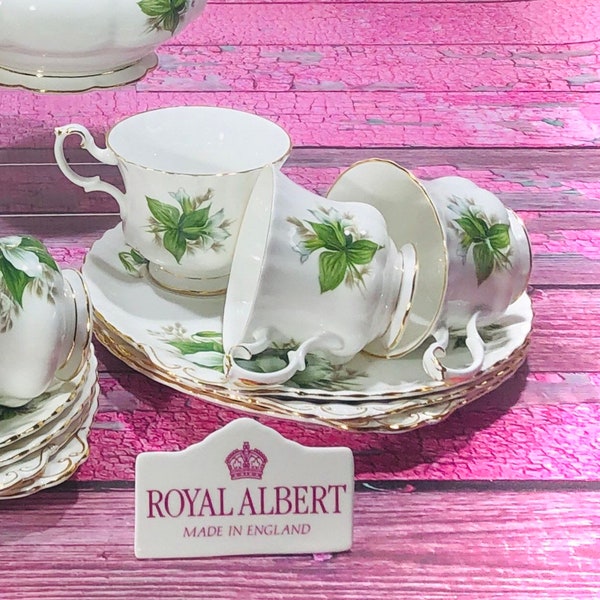 Royal Albert Trillium OPEN STOCK Teapot Relish Dish Tennis Set Cups Snack Plates Large Tea Pot Vintage Fine Bone China Made in England Rare