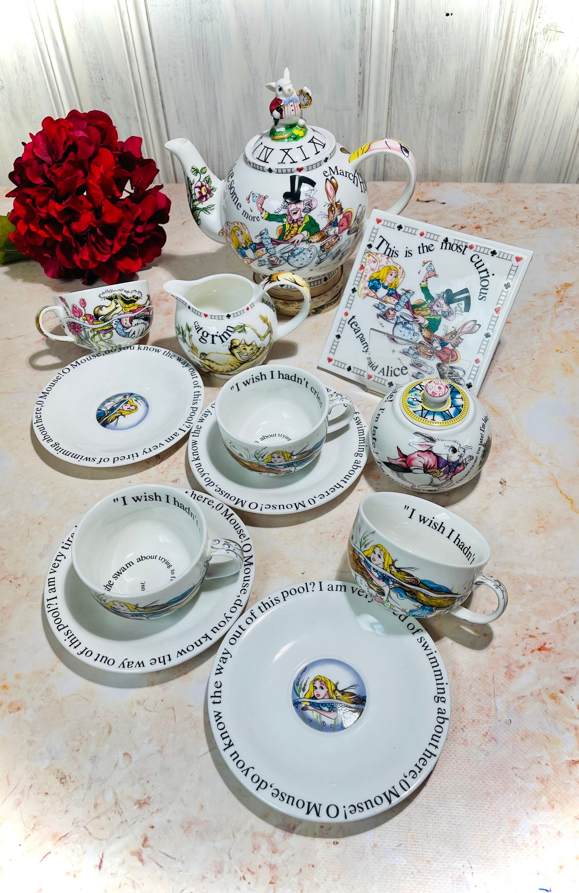 Alice in Wonderland Classic Alice Paul Cardew Plate sugar bowl