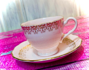 CROWN ESSEX Pink Tea Cup and Saucer Fine Bone China Vintage England Made Lovely (0769)