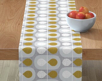 Painting by wren/_leyland Mid Century Modern Table Runner Abstract Minimalism Art Cotton Sateen Table Runner by Spoonflower Plateau