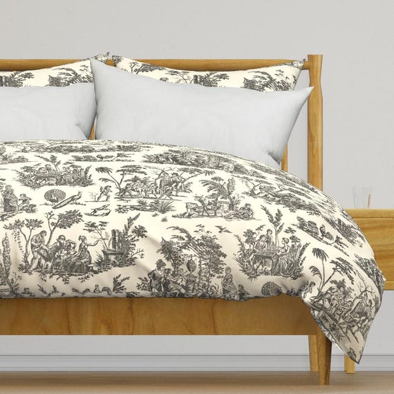 Creme Toile Bettwäsche - Marseille Toile von peacoquettedesigns - Romantischer Französischer Baumwollsatin Bettbezug ODER Kissenbezüge von Spoonflower