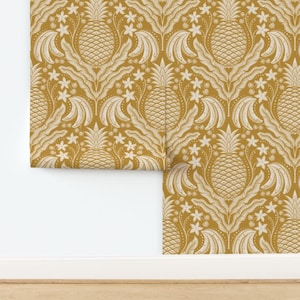 Ananas-Damast-Tapete (nicht vorgekleistert) – Tropischer Senfgold – Tropisches Frucht-Damastmuster von me_coco_design (Tapete von Spoonflower)