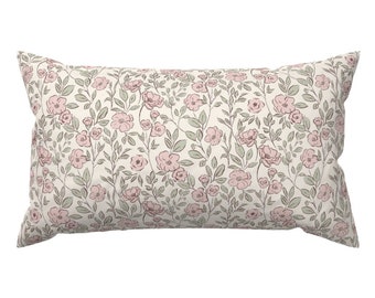 Coussin décoratif floral vintage blush - lettres d'amour par amanda_grace_design - coussin lombaire rectangulaire crème papillons par Spoonflower