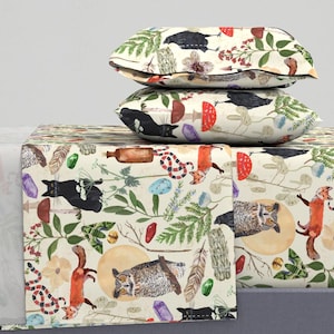 Lençóis de bruxa - Witchy by dasbrooklyn - Conjunto de lençóis de cetim de algodão floral botânico com estampa de gato preto, coruja, raposa, cobra, ovo, cogumelo, da Spoonflower