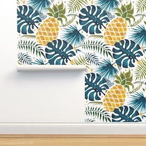 Jumbo Tropische Tapete - Ananas Tropisch von floralmoon - Blau Gelb Blätter Obst Tapete Doppelrolle von Spoonflower