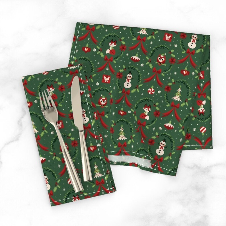 Christmas Dinner Napkins set of 2 Christmas Wreaths Etsy