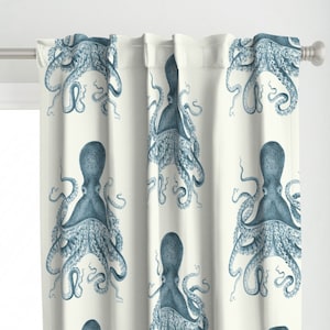 Vintage octopus gordijnpaneel - Octopus in Sea van willowlanetextiles - Squid Nautical Coastal Kraken aangepast gordijnpaneel van Spoonflower