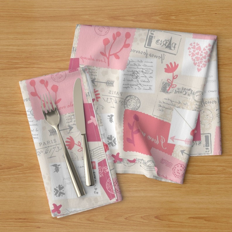 Set of 2 Sarah Treu Eiffel Tower Valentines Cloth Napkins by Spoonflower Valentines by sarah/_treu Paris Dinner Napkins - Love Letters