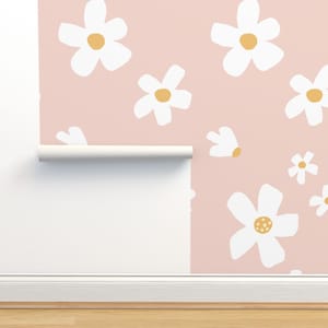 Carta da parati non incollata rosa e senape Daisy Flower Modern Floral - Jumbo Daisy Garden di erin__kendal Carta da parati doppio rotolo di Spoonflower