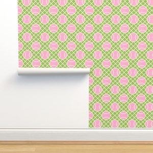 Preppy Tennis Nicht geklebte Tapete - Preppy Tennisball von bobbieval - Geometrisch Grün Rosa Platz Sport Tapete Doppelrolle von Spoonflower