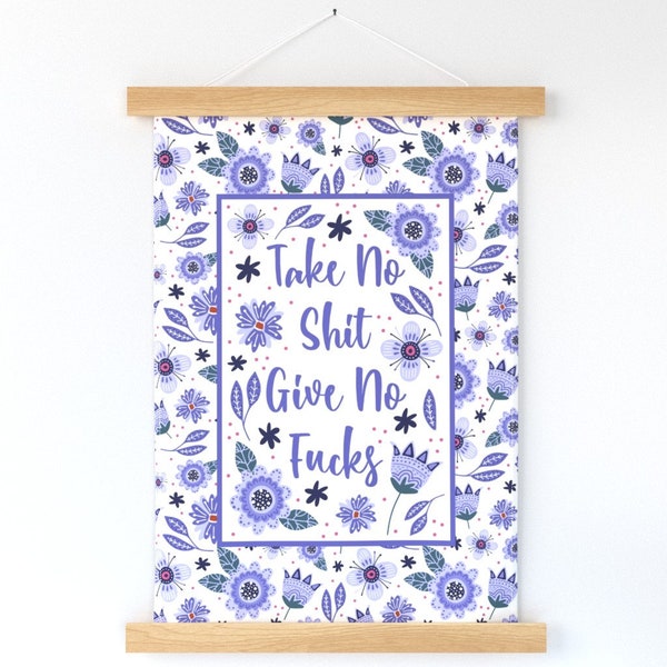 Suspension murale Take No Shit - Suspension murale sweary par kristeninstitches - Torchon imprimé violet sarcastique avec cintre en bois par Spoonflower