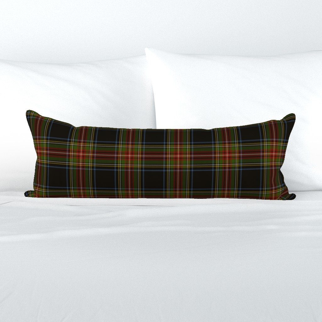 Coussin lombaire Stewart écossais XL - Tartan noir Stewart par weavingmajor - Très grand coussin lombaire rectangulaire noir vert rouge par Spoonflower