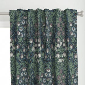 William Morris Panel - Hollyhock Sweet Pea von thevictorian Octagon - Jugendstil Antique Floral Custom Panel von Spoonflower