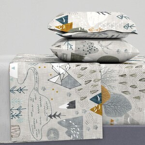Outdoor Adventure Sheets - Max's Map Grey por nouveau_bohemian - Woodland Forest Boys Room Conjunto de lençóis de algodão e cetim por Spoonflower