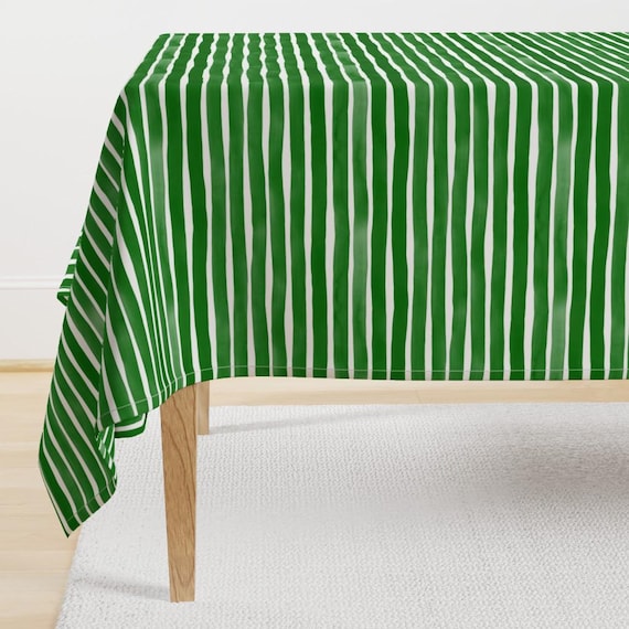 Grüne Tischdecke - Aquarell Streifen Zucchini von friztin - Stripe Watercolor Kelly Green Klassische Baumwollsatin Tischdecke by Spoonflower