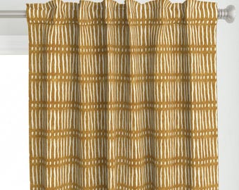 Panel de cortina de lodo mostaza - Boho Trend Minimalist Abstract Mostaza dorada Panel de cortina personalizado - Mostaza Dashes de littlearrowdecor -