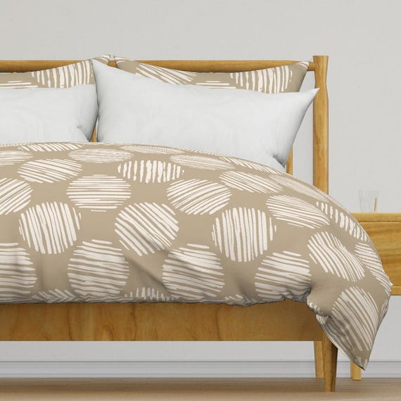 Moderne Punkte Bettwäsche von carlo_atzei_illustration - Warmer Baumwollsatin Bettbezug ODER Kissenbezüge von Spoonflower