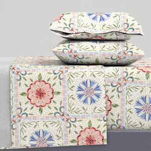 Cottagecore Lakan - Floral Mosaics Large av francisca_reyes - Faux Tile Floral Botanical Cotton Sateen Lakanset Sängkläder från Spoonflower