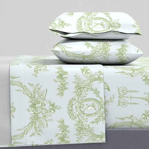 Französische Bettwäsche - Marie Toile Basil Grün Auf Blau von lilyoake - Vintage Rokoko Toile Floral Baumwoll Satin Bettwäsche Set Bettwäsche by Spoonflower