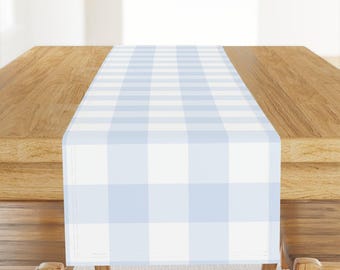 Blauwe pastelkleurige buffeltafelloper - grote bleke picknick gingham geruite katoensatijn tafelloper - chambray blauwe gingham van dept_6