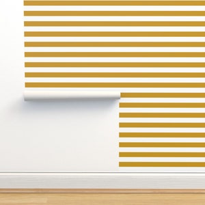 Carta da parati non incollata Gold Stripe - La nuova striscia nautica di booboo_collective - Carta da parati giallo senape doppio rotolo di Spoonflower