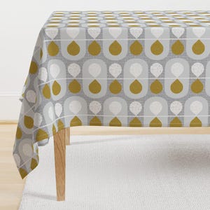 Mid Century Modern Tischdecke - Mod Skandinavische Blätter von ottomanbrim - Skandinavische Abstrakte Baumwollsatin Tischdecke von Spoonflower