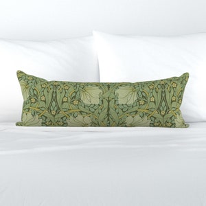 Green Vines XL Lendenkissen - Pimpernel Garden by peacoquettedesigns - Flower Damask Extra Großes Rechteck Lendenkissen von Spoonflower