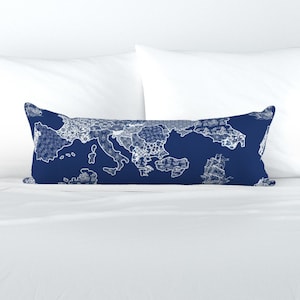 Almohada lumbar Cartography XL: mapa de retazos europeo de heyletsgetmikey: almohada lumbar rectangular extragrande con diseño de mapa caprichoso de Spoonflower