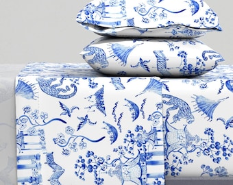 Aquarell Chinoiserie Bettwäsche von pattern_garden - Aquarell Royal Blau Weiß Baumwollsatin Bettwäsche Set von Spoonflower