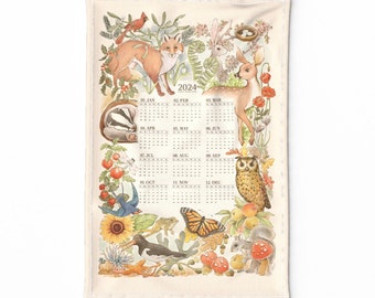 Strofinaccio con calendario 2024 - Stagioni illustrate di taranealart - Natura Animali del bosco Piante Strofinaccio in tela di cotone e lino di Spoonflower