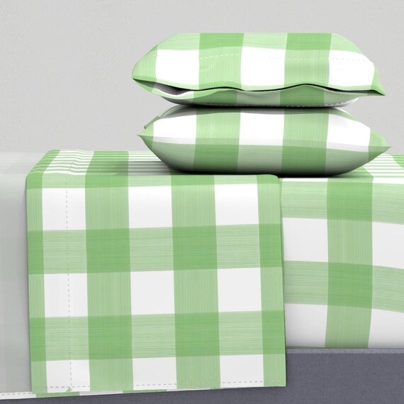Grüne Buffalo Bettwäsche kariert von danika_herrick - Hellgrün karierte Baumwollsatin Bettwäsche von Spoonflower