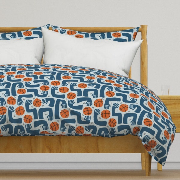 Parure de lit moderne pour basket-ball - Crazy Basketball par anequ_studio - Housse de couette en satin de coton bleu sport abstrait OU taies d'oreiller par Spoonflower